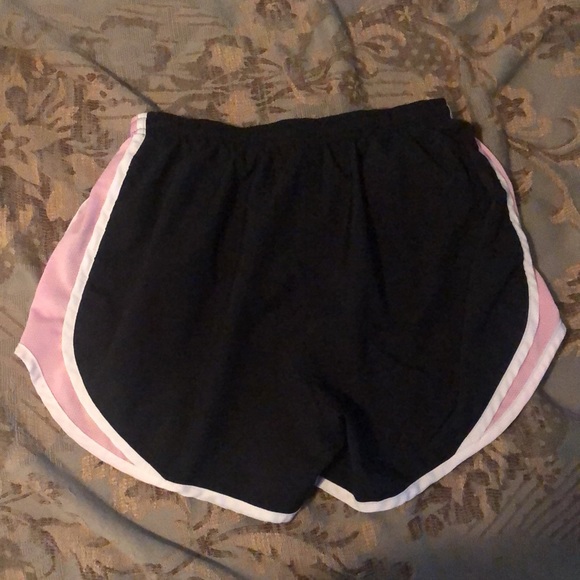 Brand Nike - Picture 2 of 4